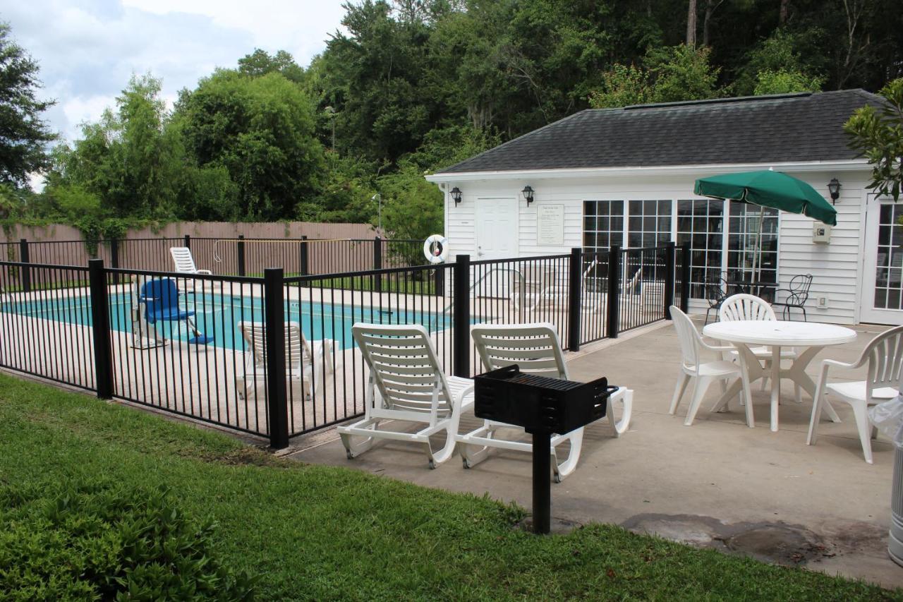 Quality Inn Lake Stadt Exterior foto
